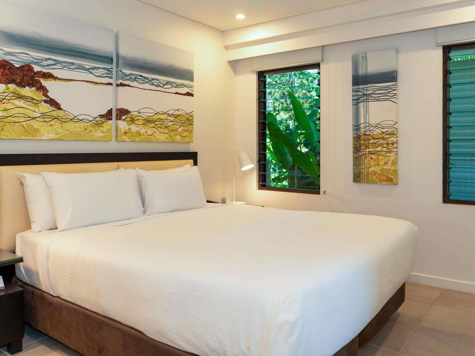 Two-Bedroom Apartment - Penthouse with Pool View